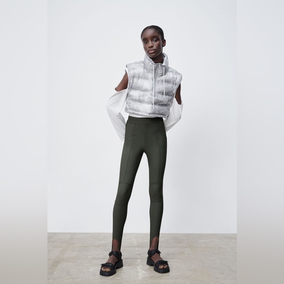 Brand NEW WITH TAG 🔥 Zara 🔥 TIE-DYE PUFFER GILET Crop Top puff vest - Picture 2 of 16